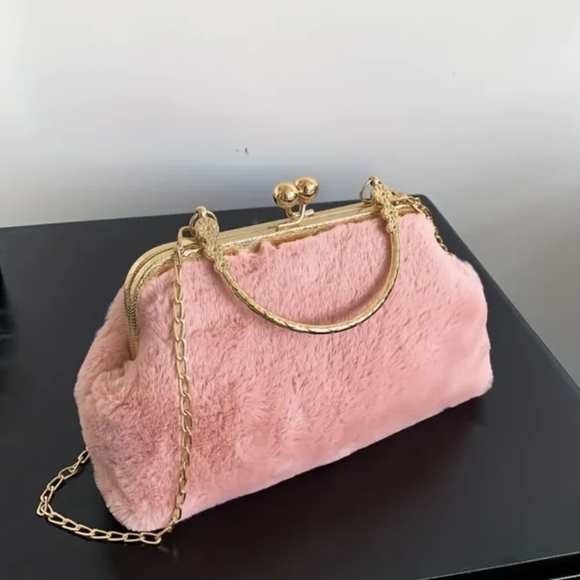 Handbags - NWT! Adorable! Pink clutch crossbow bag